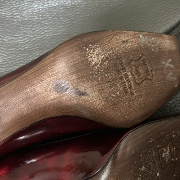 Stuart Weitzman Burgundy and Gold Patent Leather High Heels Sz 7 - Picture 13 of 13